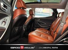 HYUNDAI SANTA FÉ 3.3 MPFI 4X4 7 LUGARES V6 270CV 2013/2014 GARCEZ VEÍCULOS BENTO GONÇALVES / Carros no Vale