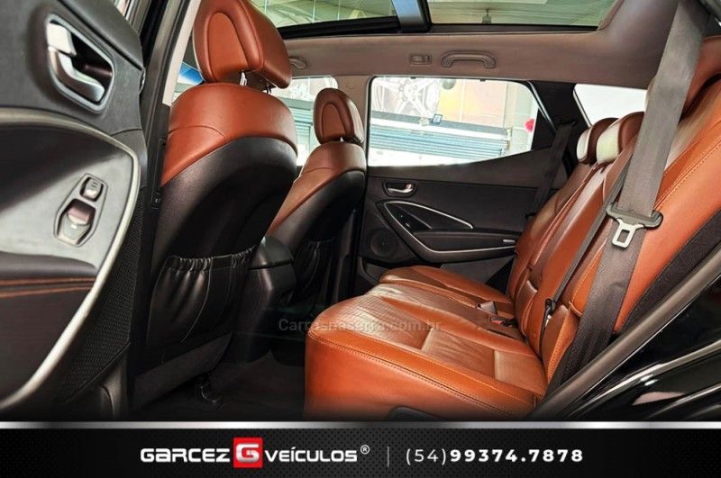 HYUNDAI SANTA FÉ 3.3 MPFI 4X4 7 LUGARES V6 270CV 2013/2014 GARCEZ VEÍCULOS BENTO GONÇALVES / Carros no Vale