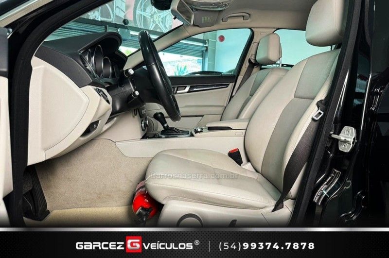 MERCEDES-BENZ C 180 1.6 CGI SPORT 16V TURBO 2013/2014 GARCEZ VEÍCULOS BENTO GONÇALVES / Carros no Vale