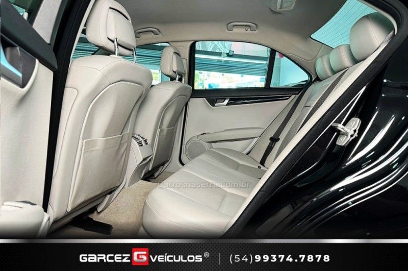 MERCEDES-BENZ C 180 1.6 CGI SPORT 16V TURBO 2013/2014 GARCEZ VEÍCULOS BENTO GONÇALVES / Carros no Vale