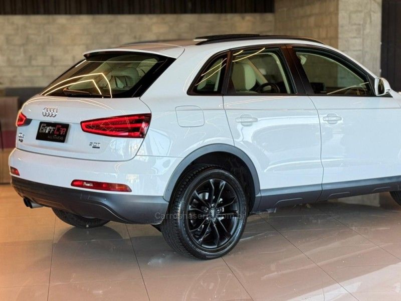 AUDI Q3 2.0 TFSI AMBIENTE QUATTRO S TRONIC 2014/2014 GRIFFCAR MULTIMARCAS DOIS IRMÃOS / Carros no Vale