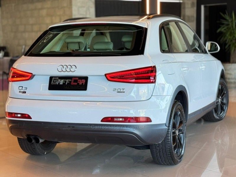 AUDI Q3 2.0 TFSI AMBIENTE QUATTRO S TRONIC 2014/2014 GRIFFCAR MULTIMARCAS DOIS IRMÃOS / Carros no Vale