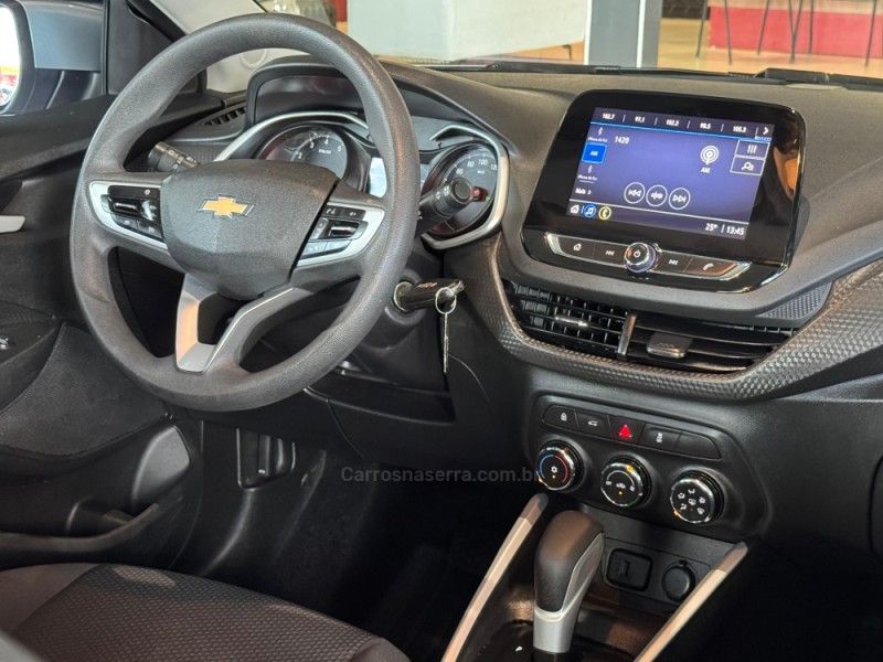 CHEVROLET ONIX 1.0 LT 12V TURBO 2021/2021 GRIFFCAR MULTIMARCAS DOIS IRMÃOS / Carros no Vale