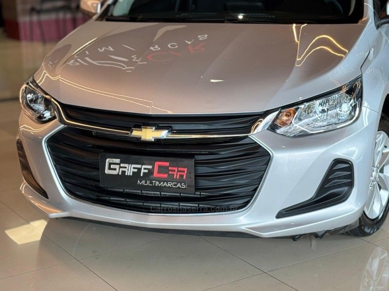 CHEVROLET ONIX 1.0 LT 12V TURBO 2021/2021 GRIFFCAR MULTIMARCAS DOIS IRMÃOS / Carros no Vale