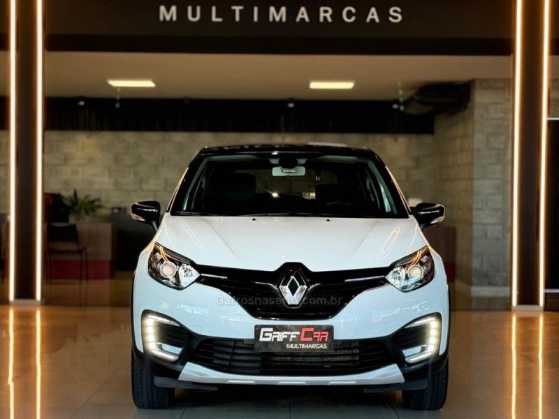 RENAULT CAPTUR 2.0 16V INTENSE 2018/2018 GRIFFCAR MULTIMARCAS DOIS IRMÃOS / Carros no Vale