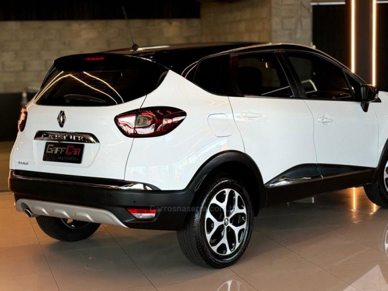 RENAULT CAPTUR 2.0 16V INTENSE 2018/2018 GRIFFCAR MULTIMARCAS DOIS IRMÃOS / Carros no Vale