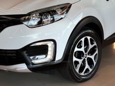 RENAULT CAPTUR 2.0 16V INTENSE 2018/2018 GRIFFCAR MULTIMARCAS DOIS IRMÃOS / Carros no Vale