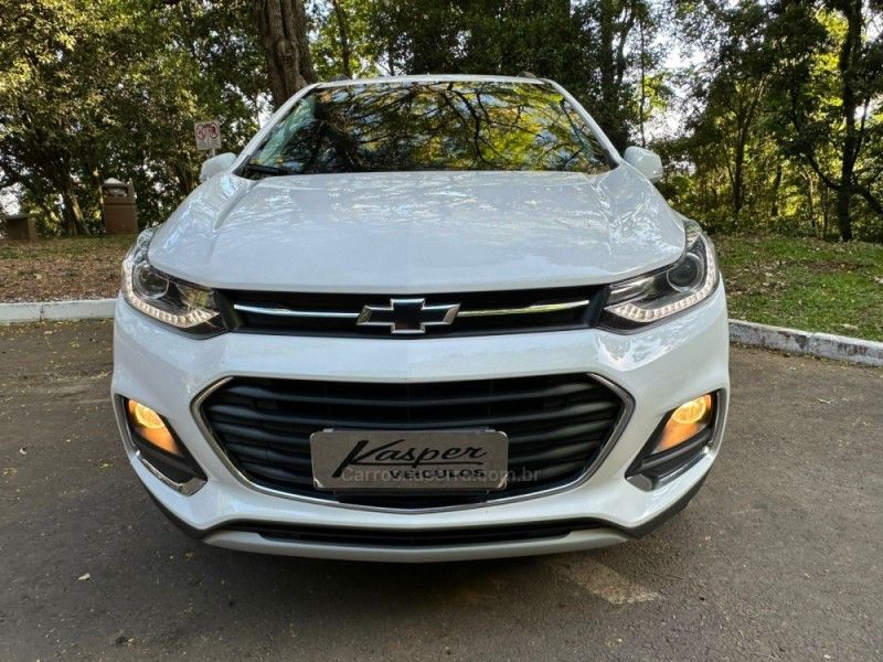 CHEVROLET TRACKER 1.4 16V PREMIER TURBO 2017/2018 KASPER VEÍCULOS DOIS IRMÃOS / Carros no Vale