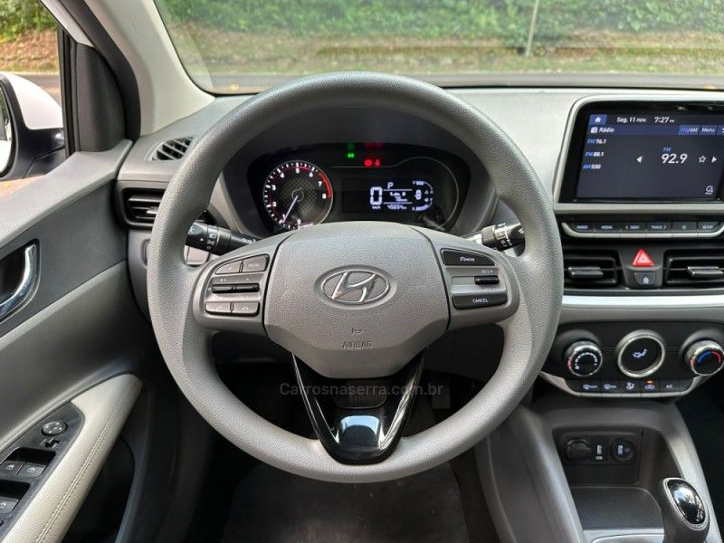 HYUNDAI HB20S 1.0 PLATINUM 12V TURBO 2022/2022 KASPER VEÍCULOS DOIS IRMÃOS / Carros no Vale