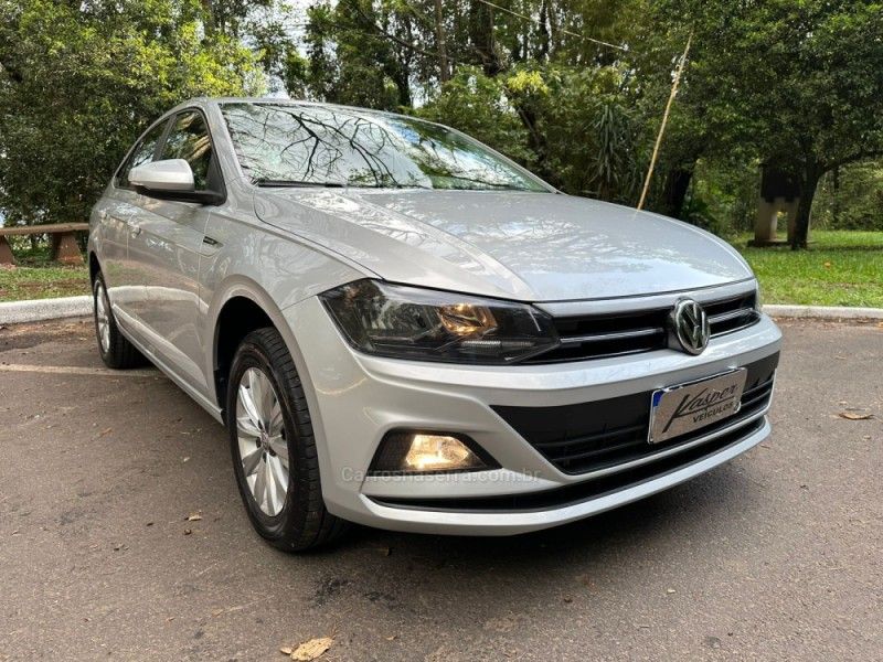 VOLKSWAGEN VIRTUS 1.0 200 TSI COMFORTLINE 2019/2020 KASPER VEÍCULOS DOIS IRMÃOS / Carros no Vale