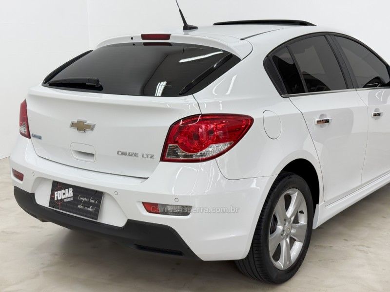 CHEVROLET CRUZE 1.8 LTZ SPORT6 16V 2014/2014 FOCAR VEÍCULOS CAXIAS DO SUL / Carros no Vale