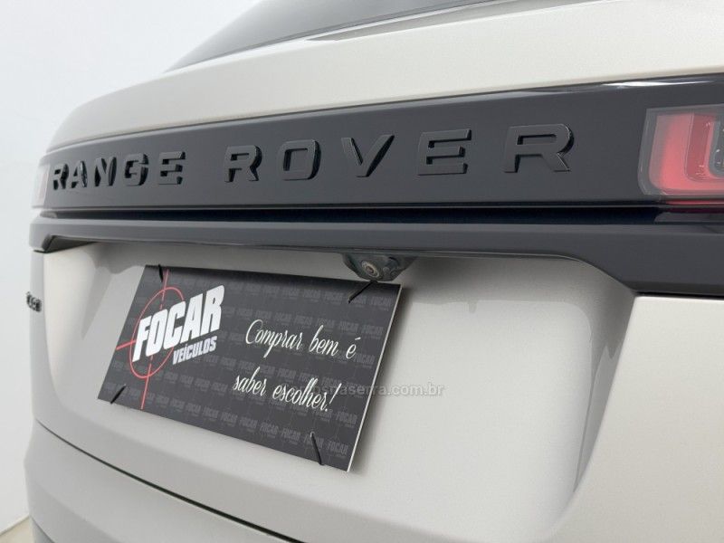 LAND ROVER RANGE ROVER VELAR 2.0 P300 R-DYNAMIC SE 2019/2019 FOCAR VEÍCULOS CAXIAS DO SUL / Carros no Vale