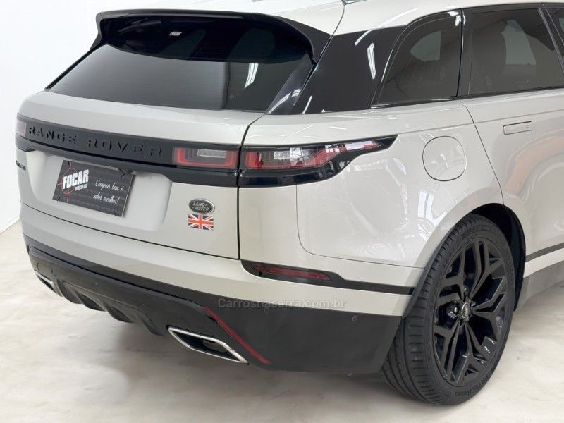 LAND ROVER RANGE ROVER VELAR 2.0 P300 R-DYNAMIC SE 2019/2019 FOCAR VEÍCULOS CAXIAS DO SUL / Carros no Vale