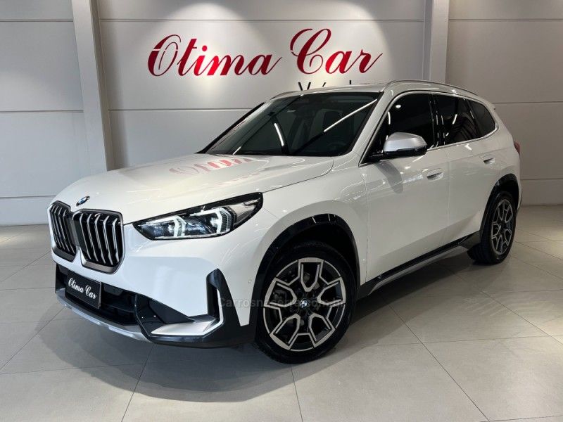 BMW X1 2.0 16V TURBO SDRIVE20I X-LINE 2023/2023 ÓTIMA CAR FLORES DA CUNHA / Carros no Vale