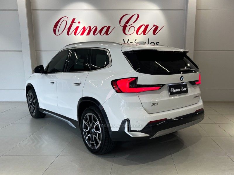 BMW X1 2.0 16V TURBO SDRIVE20I X-LINE 2023/2023 ÓTIMA CAR FLORES DA CUNHA / Carros no Vale