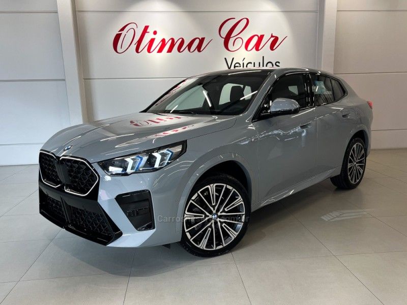 BMW X2 2.0 XDRIVE20I M SPORT 2024/2025 ÓTIMA CAR FLORES DA CUNHA / Carros no Vale