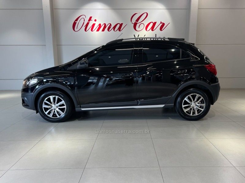 CHEVROLET ONIX 1.4 MPFI ACTIV 8V 2017/2018 ÓTIMA CAR FLORES DA CUNHA / Carros no Vale