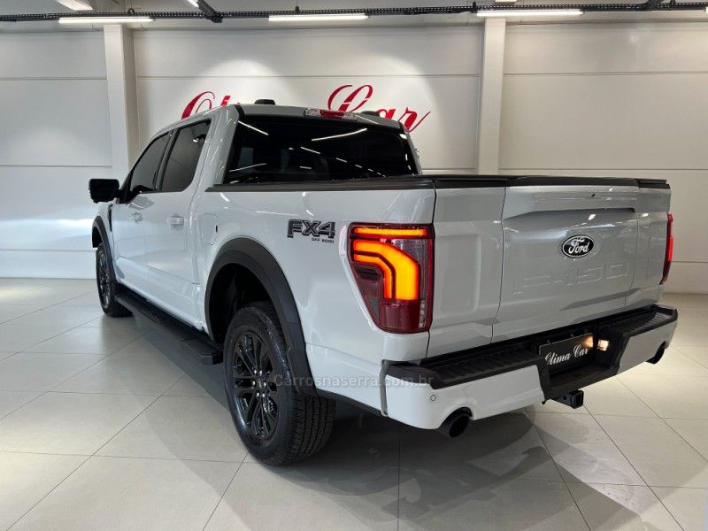 FORD F-150 5.0 V8 CD LARIAT BLACK FX4 2024/2024 ÓTIMA CAR FLORES DA CUNHA / Carros no Vale