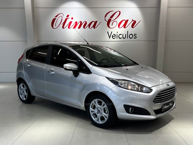 FORD FIESTA 1.6 SE HATCH 16V 2016/2016 ÓTIMA CAR FLORES DA CUNHA / Carros no Vale