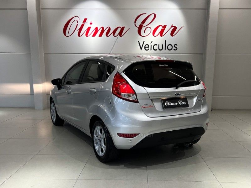 FORD FIESTA 1.6 SE HATCH 16V 2016/2016 ÓTIMA CAR FLORES DA CUNHA / Carros no Vale