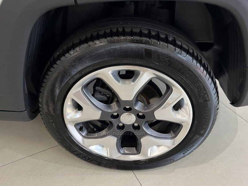 JEEP COMPASS 2.0 16V LONGITUDE 4X4 2019/2019 ÓTIMA CAR FLORES DA CUNHA / Carros no Vale