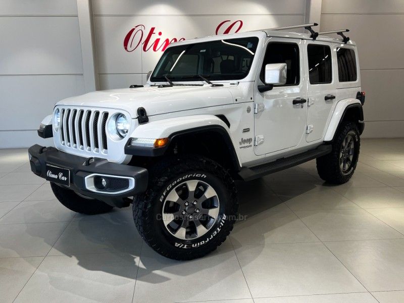 JEEP WRANGLER 2.0 TURBO UNLIMITED SAHARA 4X4 2019/2019 ÓTIMA CAR FLORES DA CUNHA / Carros no Vale