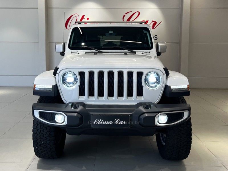 JEEP WRANGLER 2.0 TURBO UNLIMITED SAHARA 4X4 2019/2019 ÓTIMA CAR FLORES DA CUNHA / Carros no Vale