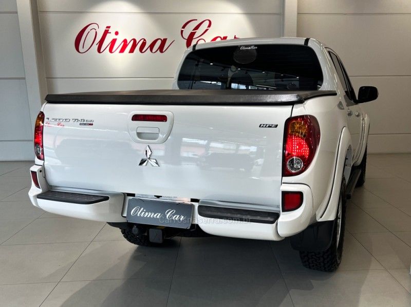 MITSUBISHI L200 TRITON 3.2 HPE 4X4 CD 16V TURBO INTERCOOLER 2015/2015 ÓTIMA CAR FLORES DA CUNHA / Carros no Vale