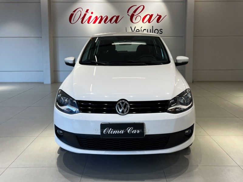 VOLKSWAGEN FOX 1.6 MI ITREND 8V 2012/2013 ÓTIMA CAR FLORES DA CUNHA / Carros no Vale