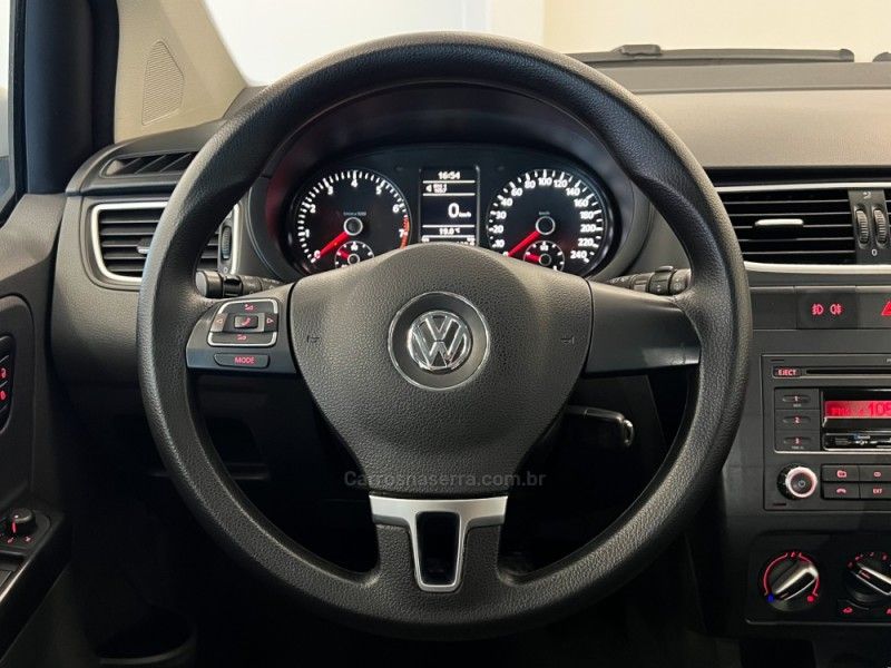 VOLKSWAGEN FOX 1.6 MI ITREND 8V 2012/2013 ÓTIMA CAR FLORES DA CUNHA / Carros no Vale