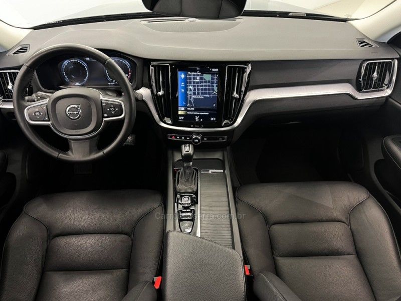 VOLVO S60 2.0 T4 MOMENTUM 2019/2020 ÓTIMA CAR FLORES DA CUNHA / Carros no Vale