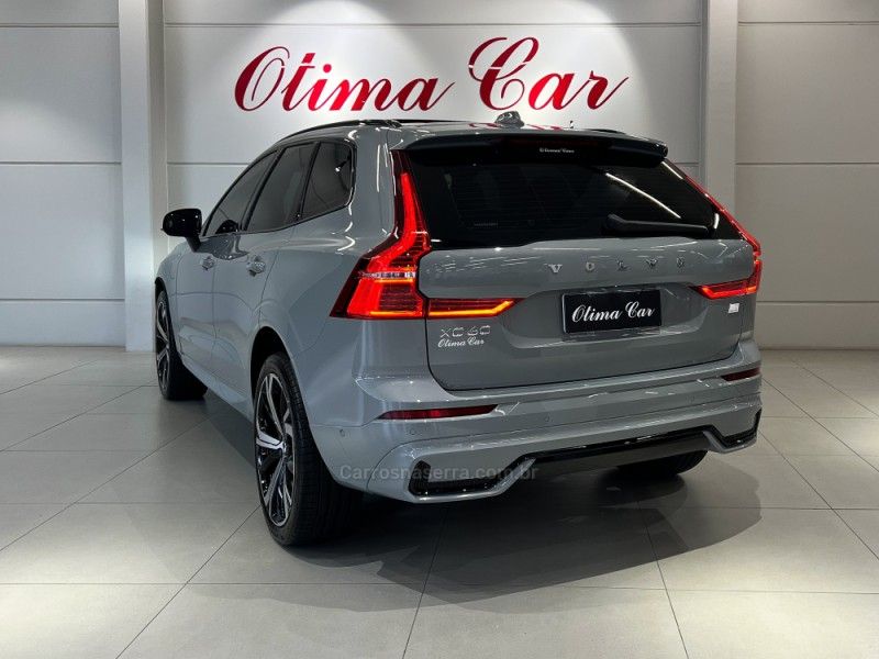 VOLVO XC60 2.0 T8 ULTIMATE DARK AWD HIBRIDO 2024/2024 ÓTIMA CAR FLORES DA CUNHA / Carros no Vale