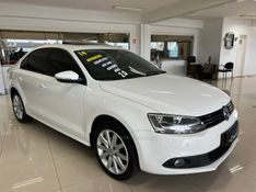 VOLKSWAGEN JETTA 2.0 COMFORTLINE TIPTRONIC 2013/2014 CIMIRRO AUTOMÓVEIS TAQUARA / Carros no Vale