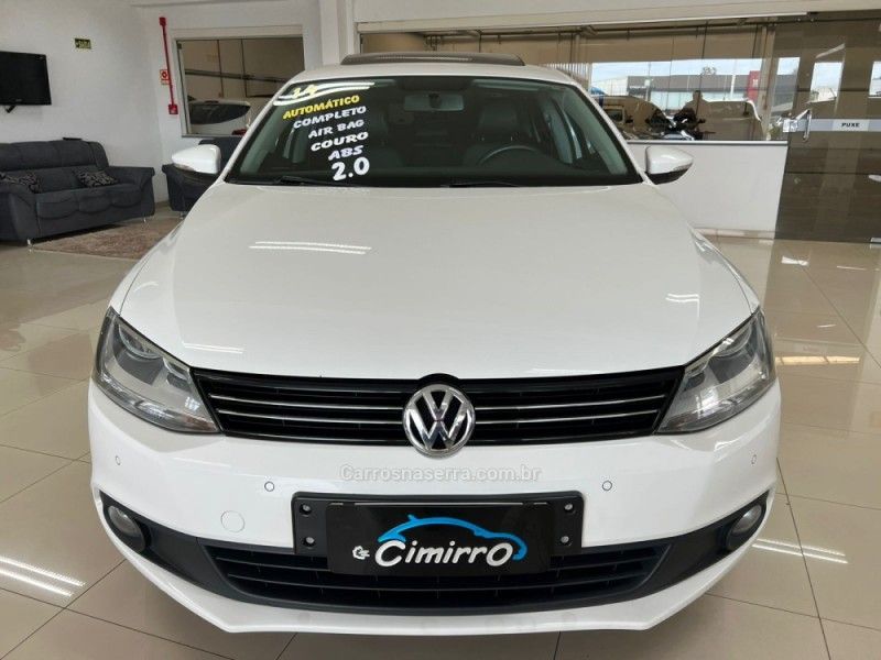 VOLKSWAGEN JETTA 2.0 COMFORTLINE TIPTRONIC 2013/2014 CIMIRRO AUTOMÓVEIS TAQUARA / Carros no Vale