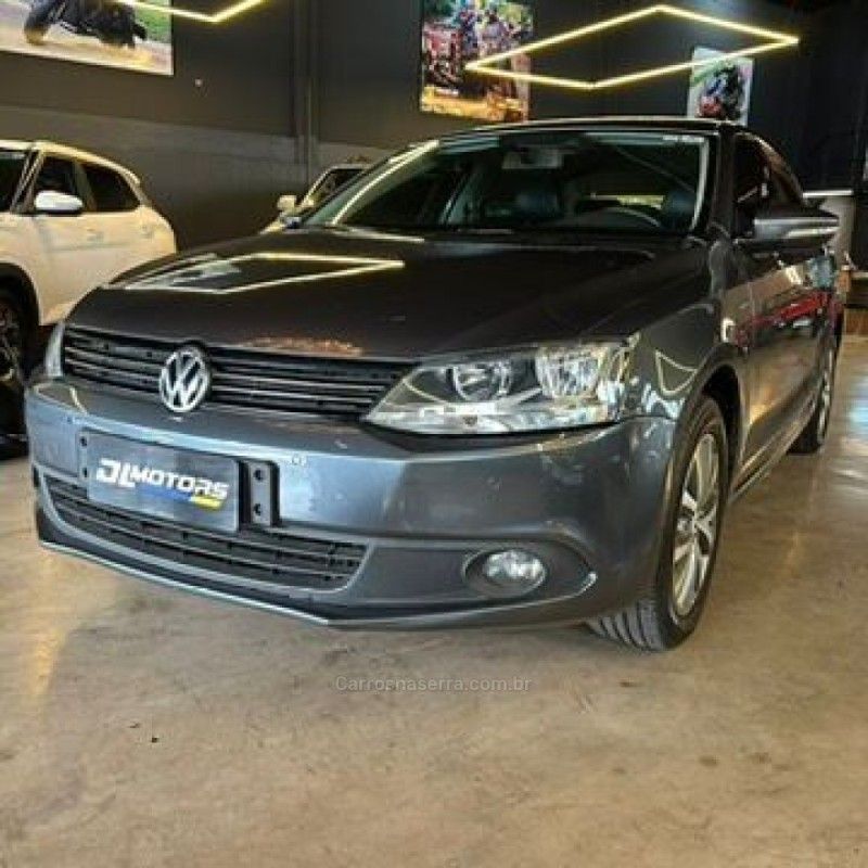 VOLKSWAGEN JETTA 2013/2013 DL MOTORS LAJEADO / Carros no Vale