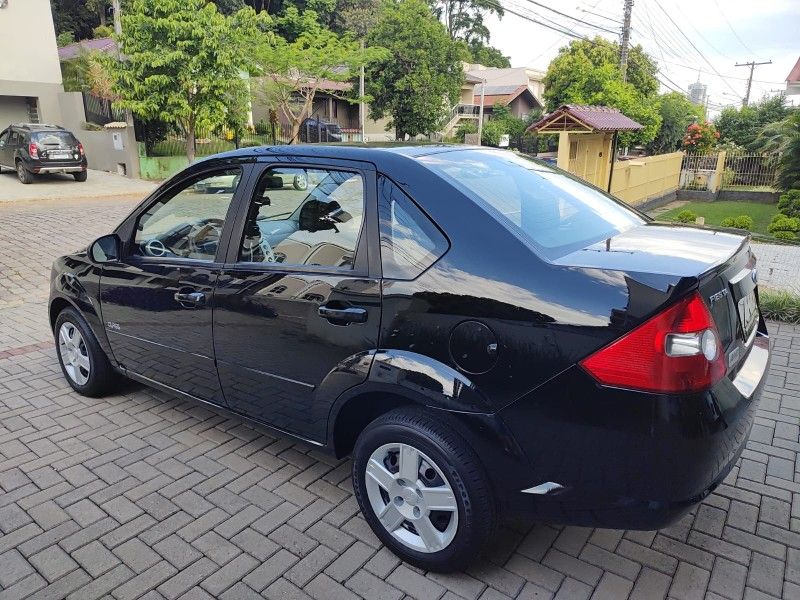 FORD FIESTA 1.6 MPI CLASS SEDAN 8V 2010/2010 AWD MULTIMARCAS LAJEADO / Carros no Vale