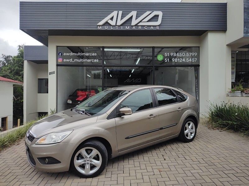 FORD FOCUS 2.0 FC 16V 2009/2009 AWD MULTIMARCAS LAJEADO / Carros no Vale