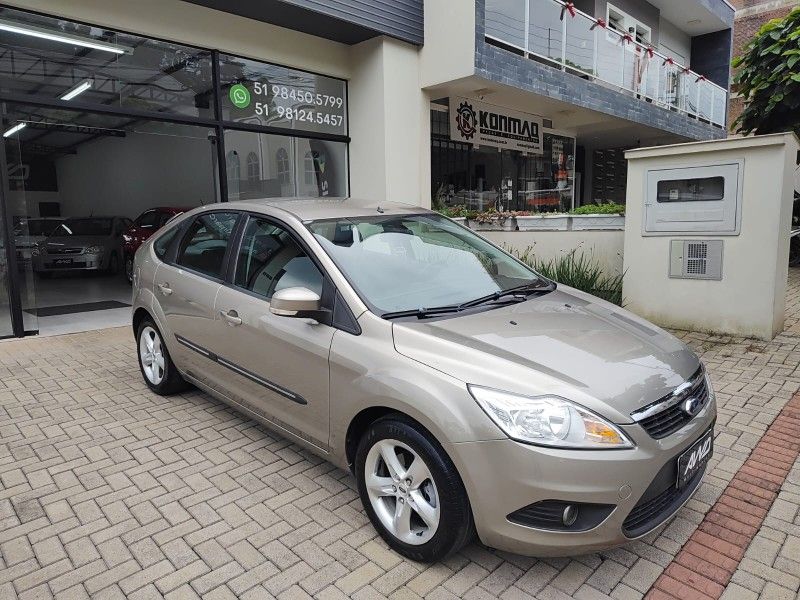 FORD FOCUS 2.0 FC 16V 2009/2009 AWD MULTIMARCAS LAJEADO / Carros no Vale