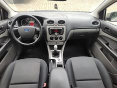 FORD FOCUS 2.0 FC 16V 2009/2009 AWD MULTIMARCAS LAJEADO / Carros no Vale