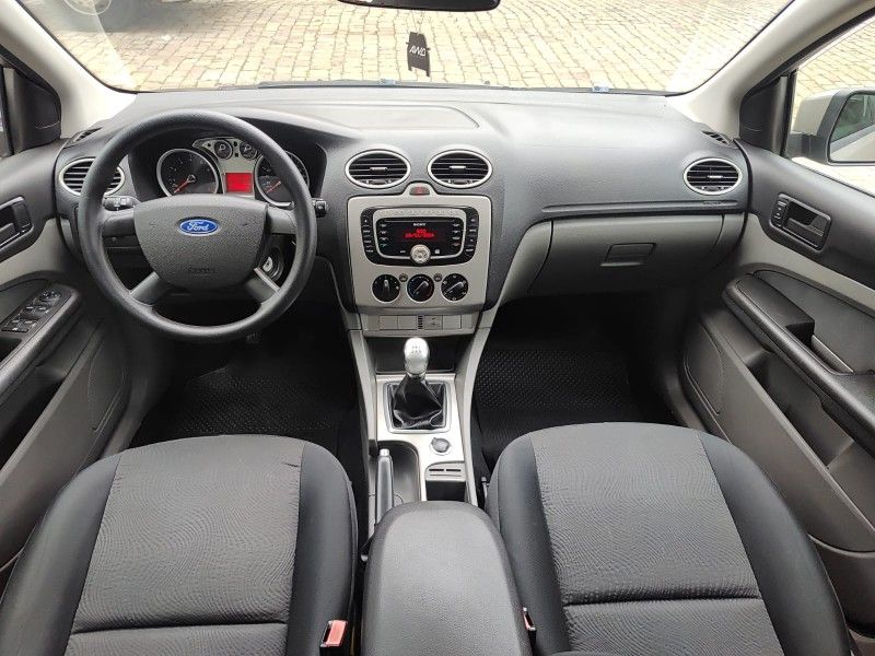 FORD FOCUS 2.0 FC 16V 2009/2009 AWD MULTIMARCAS LAJEADO / Carros no Vale