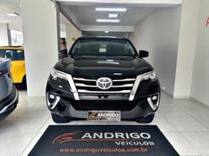 TOYOTA HILUX SW4 2.8 SRX 4X4 7 LUGARES 16V TURBO INTERCOOLER 2020/2020 ANDRIGO VEÍCULOS CAXIAS DO SUL / Carros no Vale