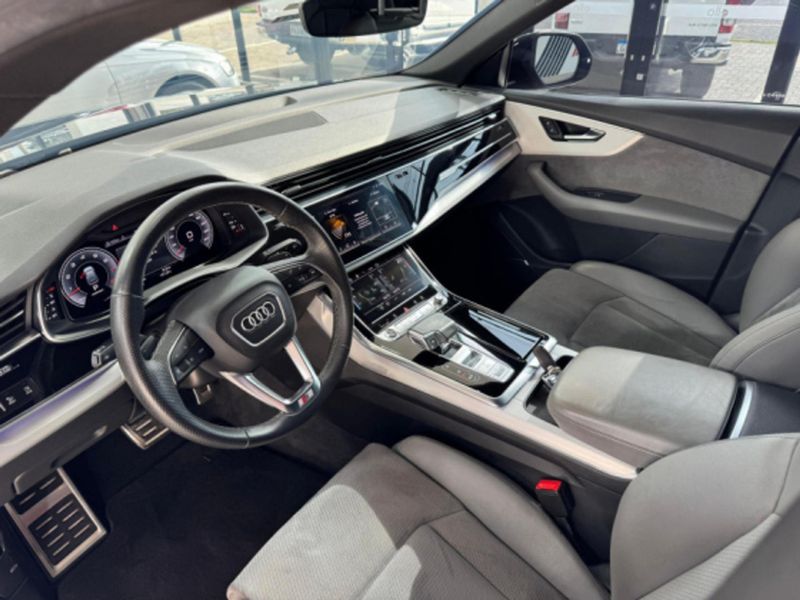 Audi Q8 Perf.Black 3.0 TFSI Quat S-tr/(HÃ­b.) 2022/2022 CONCEPT MOTORS PASSO FUNDO / Carros no Vale