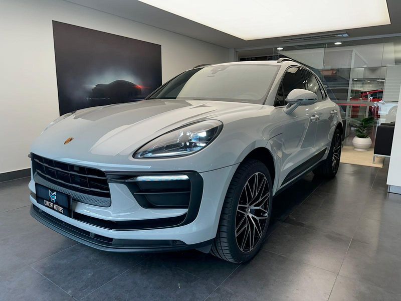 Porsche Macan 2.0 Turbo 2023/2024 CONCEPT MOTORS PASSO FUNDO / Carros no Vale