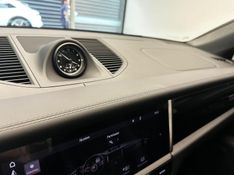 Porsche Macan 2.0 Turbo 2023/2024 CONCEPT MOTORS PASSO FUNDO / Carros no Vale