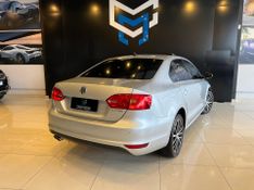 Volkswagen Jetta Highline 2.0 TSI 16V 4p Tiptronic 2013/2013 CONCEPT MOTORS PASSO FUNDO / Carros no Vale