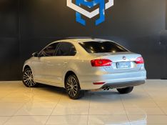 Volkswagen Jetta Highline 2.0 TSI 16V 4p Tiptronic 2013/2013 CONCEPT MOTORS PASSO FUNDO / Carros no Vale