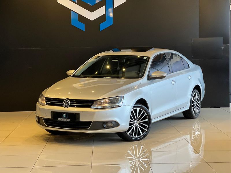 Volkswagen Jetta Highline 2.0 TSI 16V 4p Tiptronic 2013/2013 CONCEPT MOTORS PASSO FUNDO / Carros no Vale