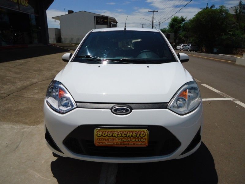 FORD FIESTA 1.6 ROCAM SE PLUS 8V 2014/2014 BOURSCHEID CARROS E MOTOS SANTA CLARA DO SUL / Carros no Vale