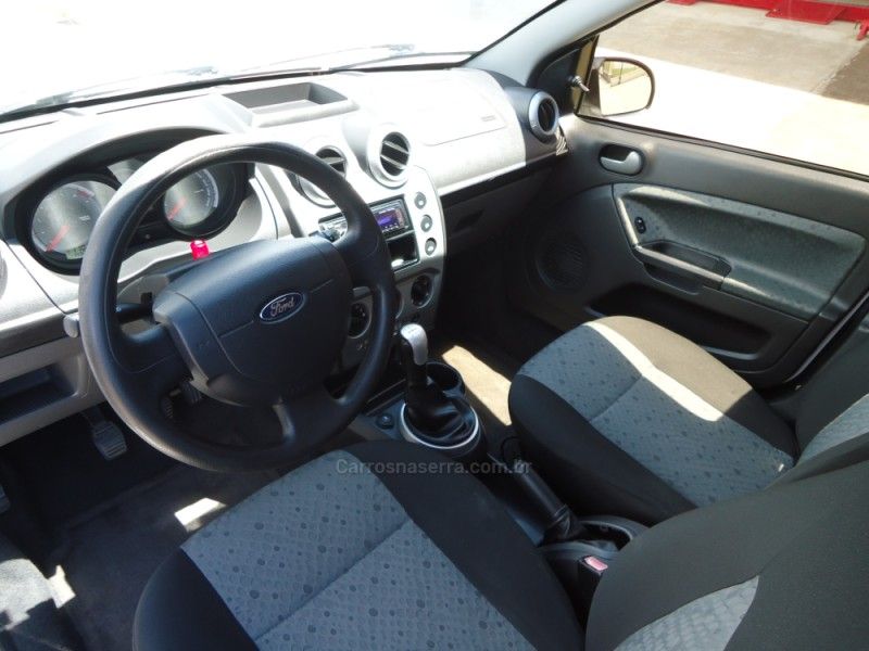 FORD FIESTA 1.6 ROCAM SE PLUS 8V 2014/2014 BOURSCHEID CARROS E MOTOS SANTA CLARA DO SUL / Carros no Vale