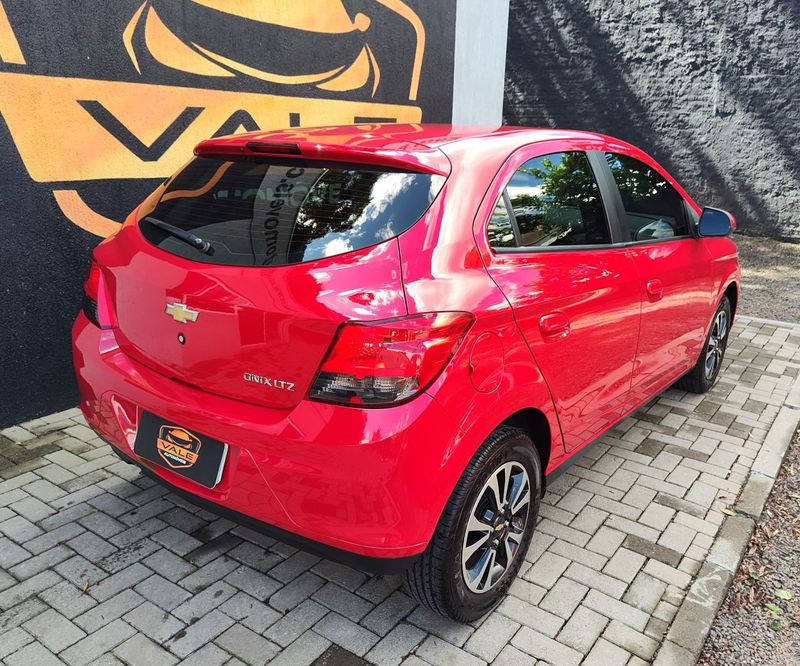 CHEVROLET ONIX HATCH LTZ 1.4 8V FlexPower Mec. 2013/2014 VALE AUTOMÓVEIS LAJEADO / Carros no Vale